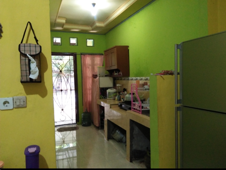 Rumah Dijual Semi Furnished di Jalan Tarum Barat 1 Cikarang Baru 